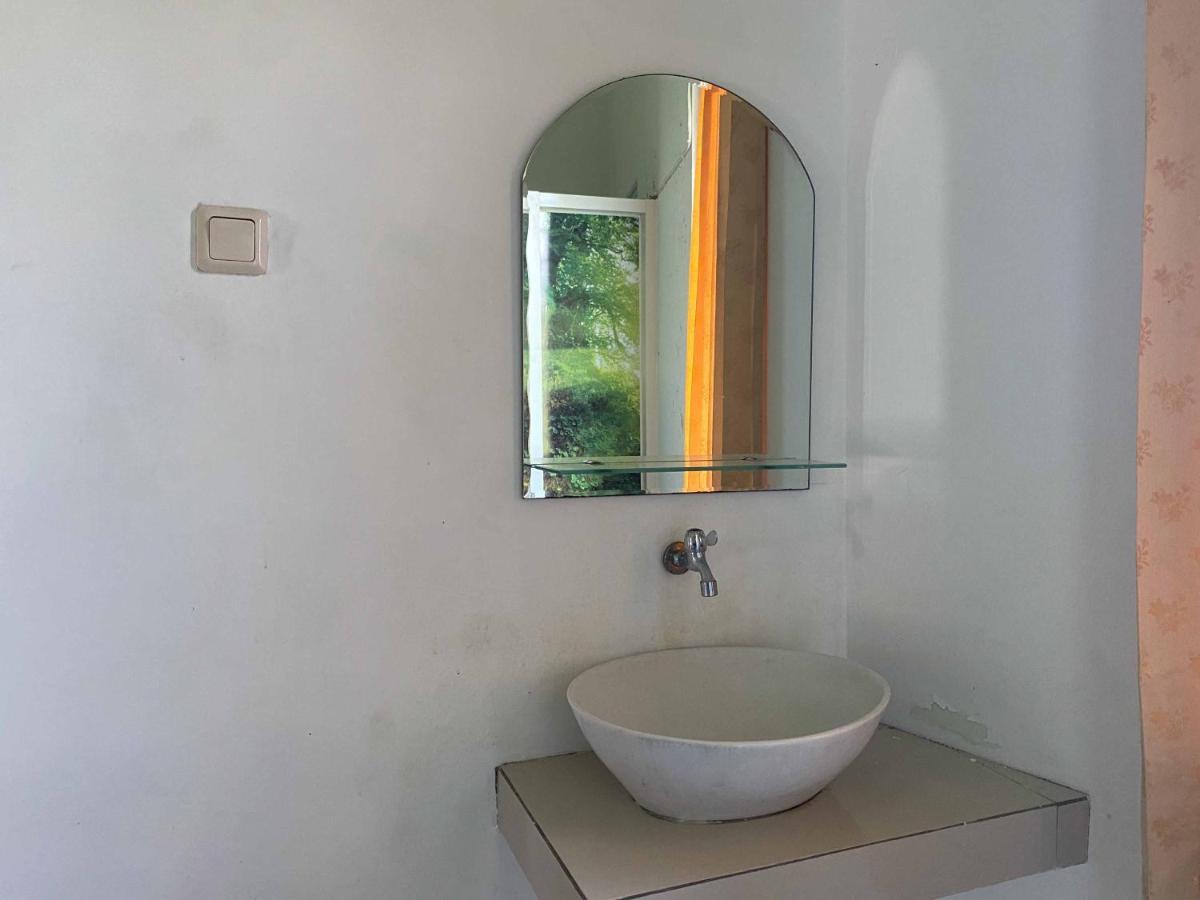 Ana Inn Ambarawa Mitra Reddoorz Semarang Exterior photo